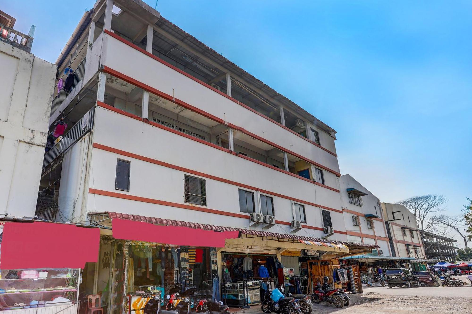 Oyo 92322 Hasan House Syariahnearpelabuhan Feri Harbor Bay Nagoya Buitenkant foto